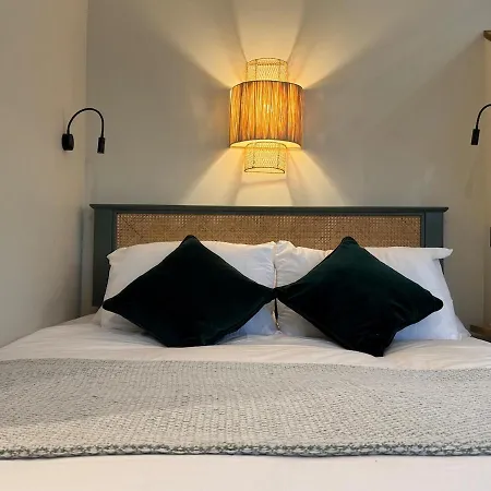 The Snug - Boutique In Clifton Village With Parking Bristol