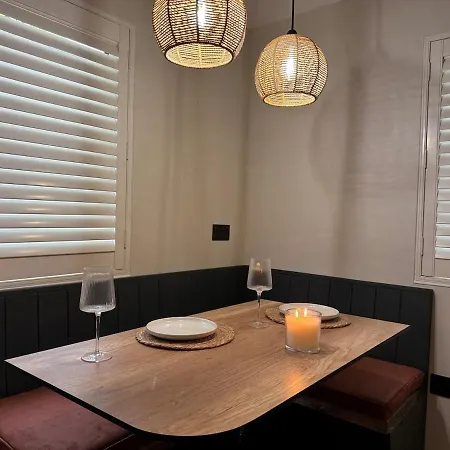 The Snug - Boutique In Clifton Village With Parking Apartment